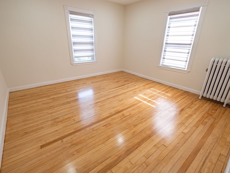 Living room/4th bedroom