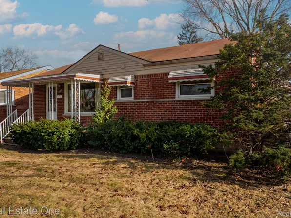 15319 Drake St, Southgate, MI 48195