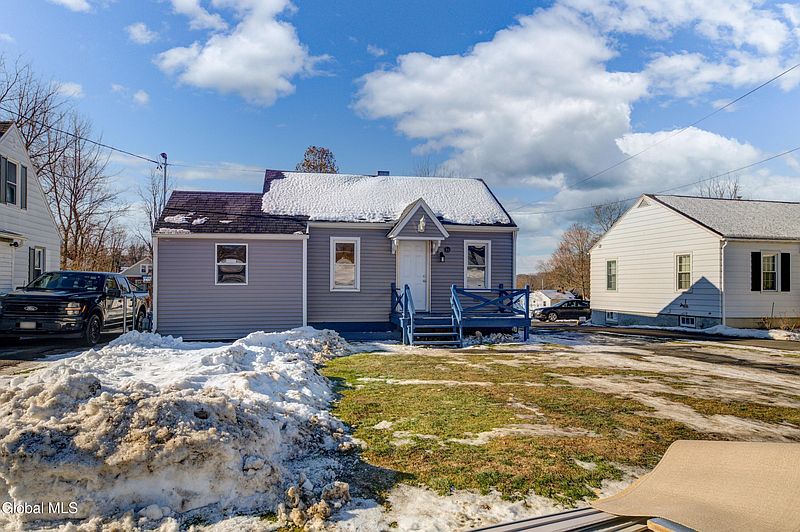 2nd image of 92 Maple Avenue