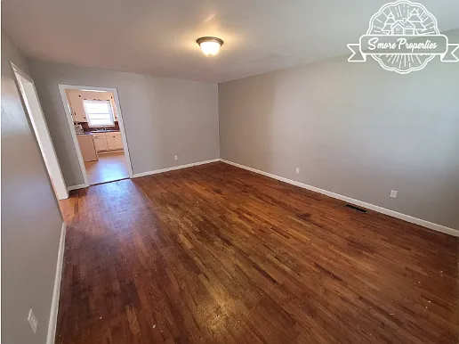 310 Strange St — Photo 2