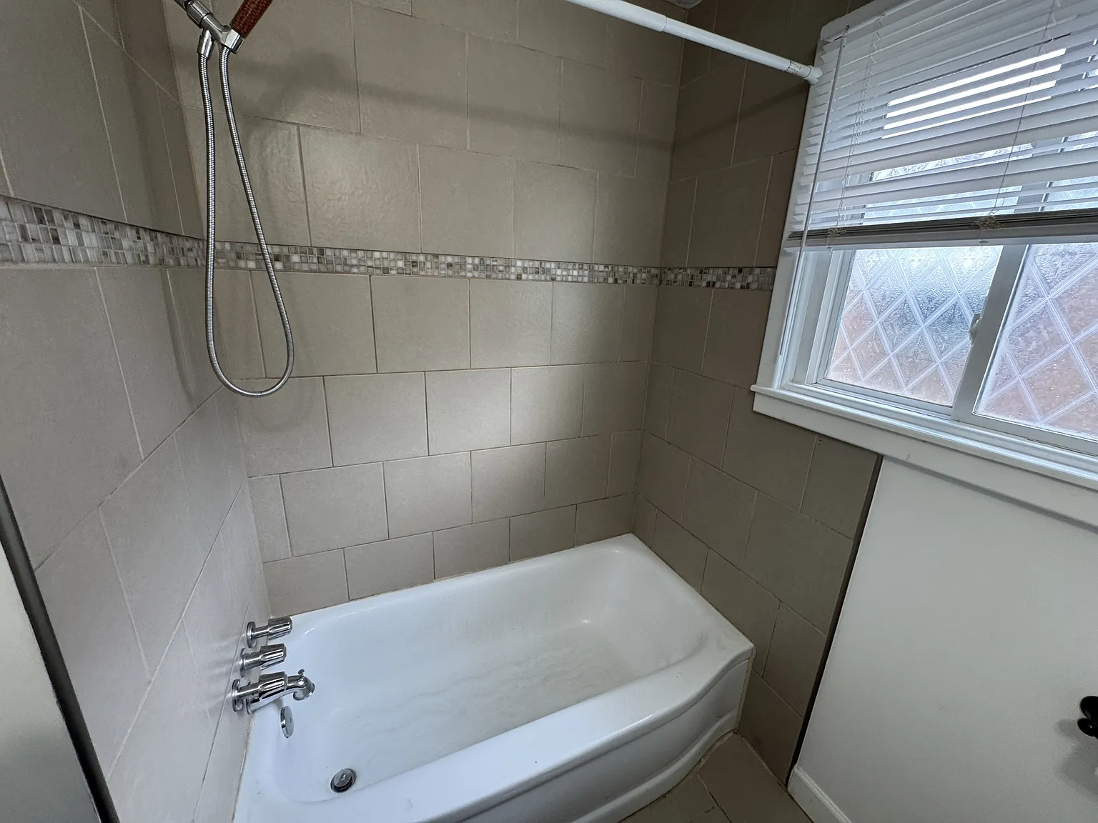 29203 Oakwood Street - 1 — Photo 4