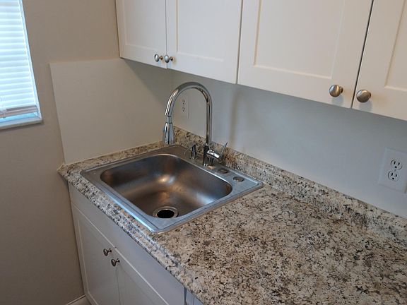 3rd image of 520 24th Ave N