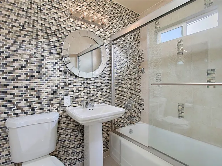 Spacious Bathroom