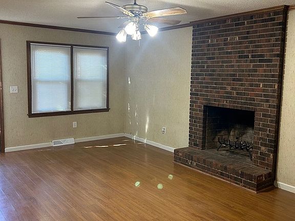 4th image of 124 B Brookview Cir