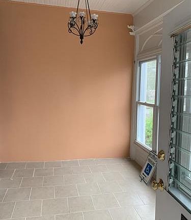 2nd image of 2021 W Nedro Ave