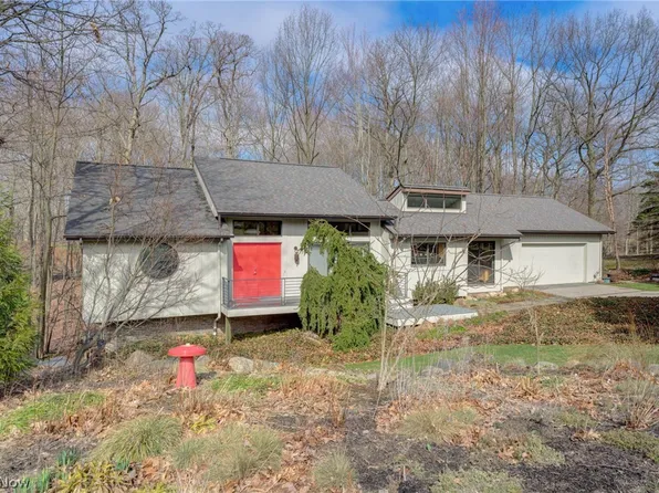10055 Stone Hollow Rd, Mentor, OH 44060
