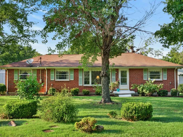 313 Hitt Ln, Goodlettsville, TN 37072