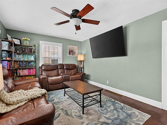 2nd image of 3043 Saint Ann St
