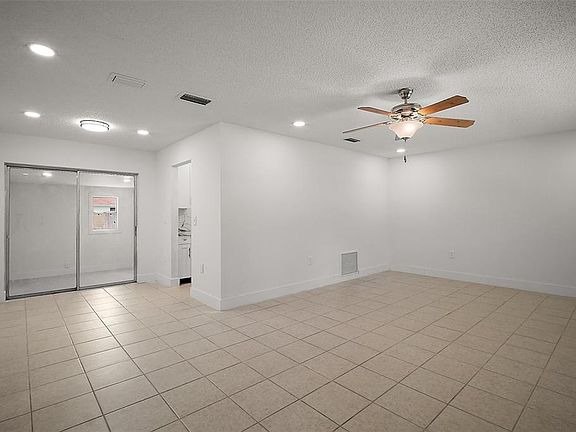 4th image of 14884 SW 35th Cir