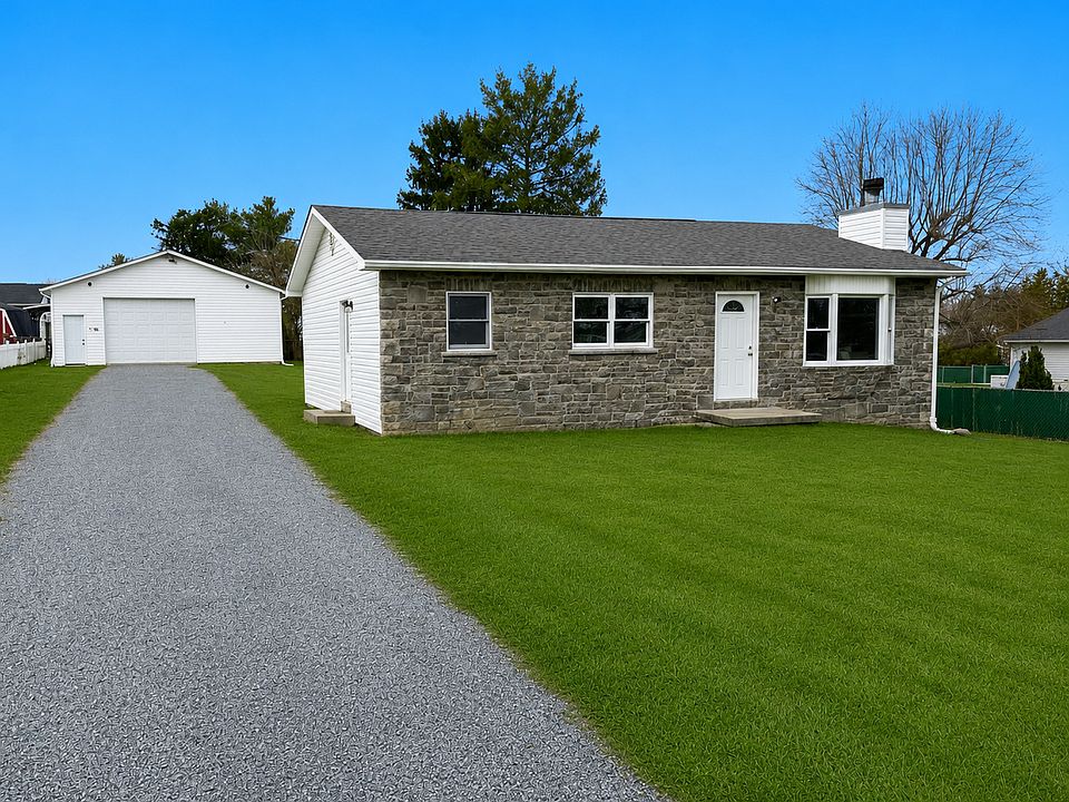 1st image of 28 Amandas Way