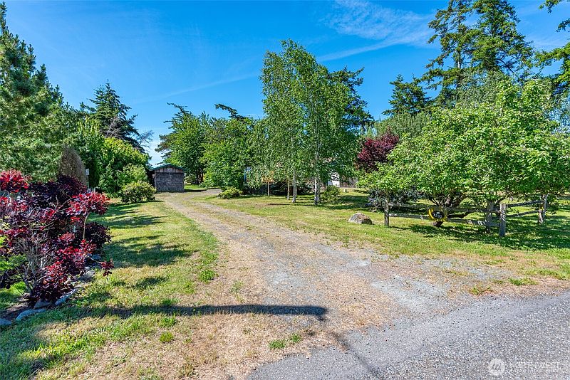 4th image of 1731 Stephen Street