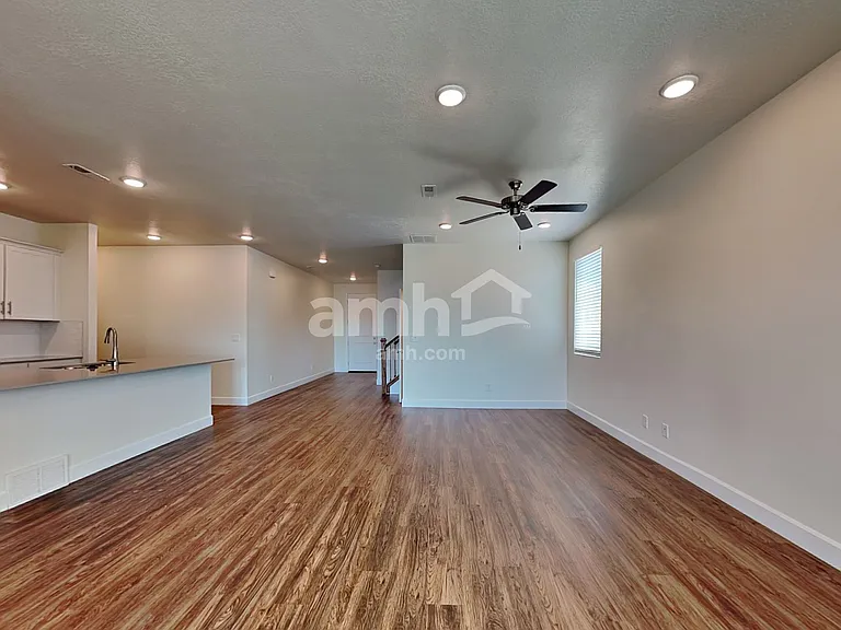 3314 S Fields Ave — Photo 5