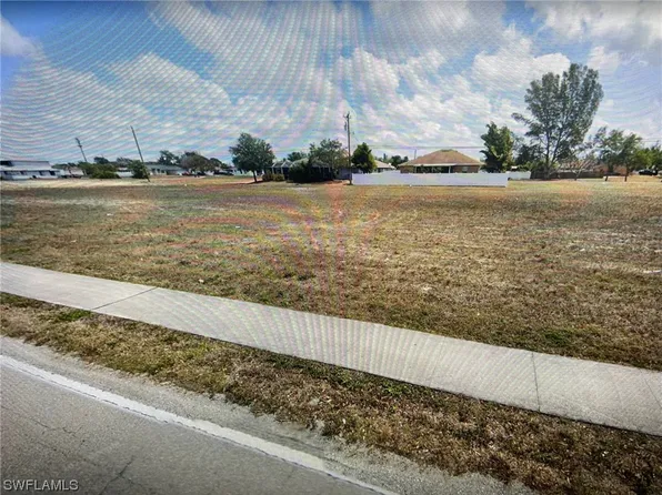 2139 Skyline Blvd, Cape Coral, FL 33991