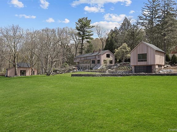3rd image of 39 Old Snake Hill Road