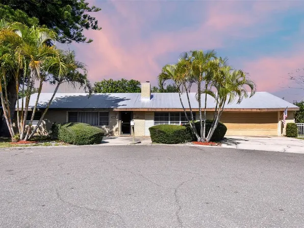 30 160th Ct, Redington Beach, FL 33708