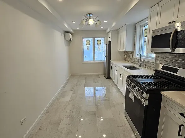 2725 E 21st St Floor 3, Brooklyn, NY 11235