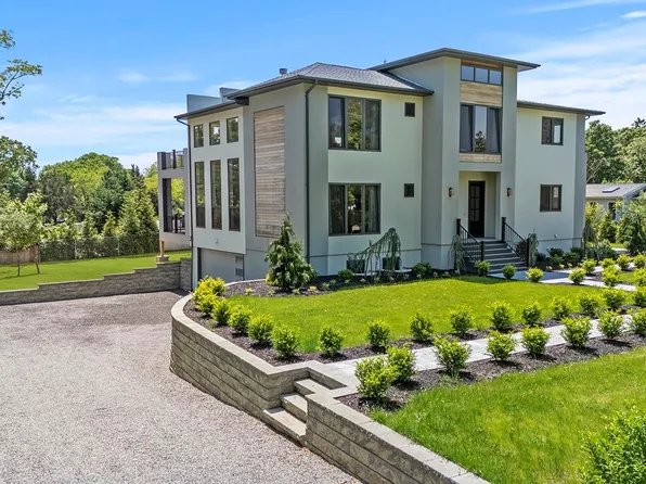 1001 Peconic Bay Boulevard, Jamesport, NY 11947