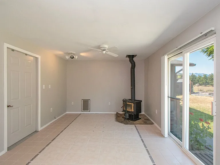 100 W Robert Pl — Photo 18