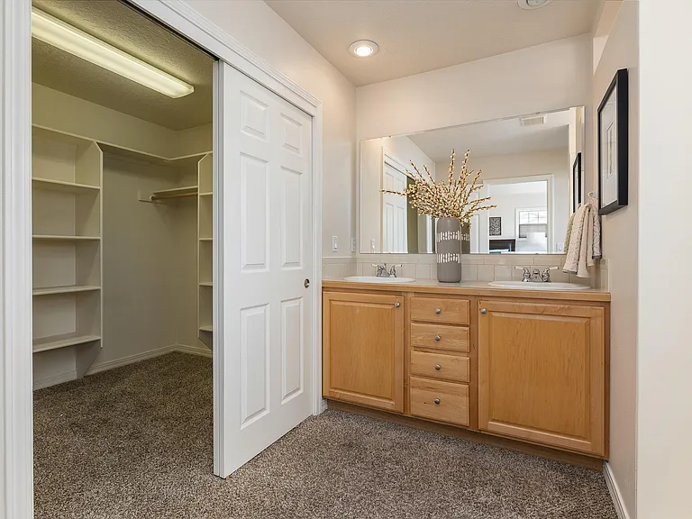 350 W Reese St — Photo 12
