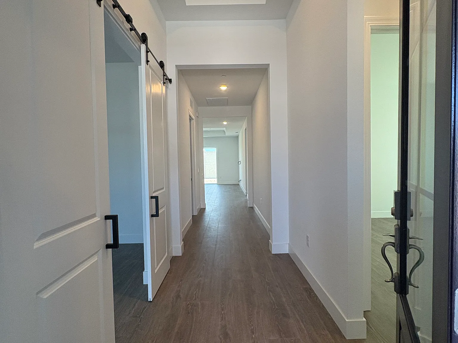 5 bed, 2461 sqft, $3,300 — Photo 2