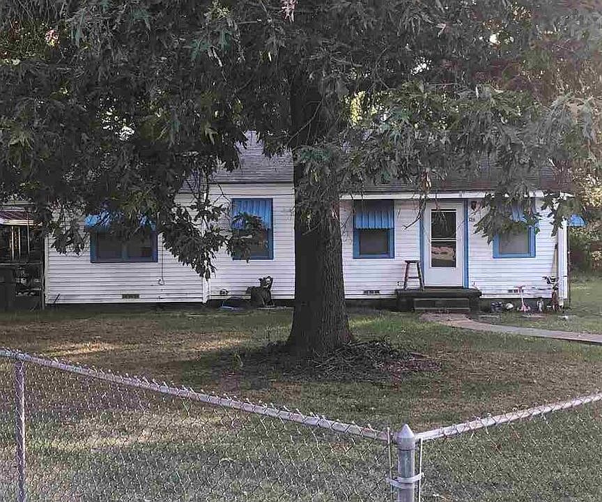 1st image of 120 E Avenue H