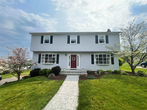 9 Elmwood Dr, Apalachin, NY 13732