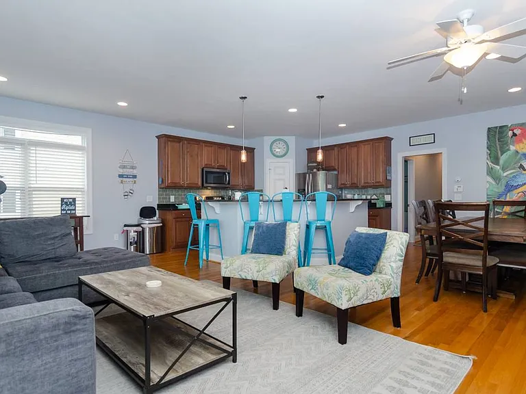 1604 Canal Dr #1 — Photo 3