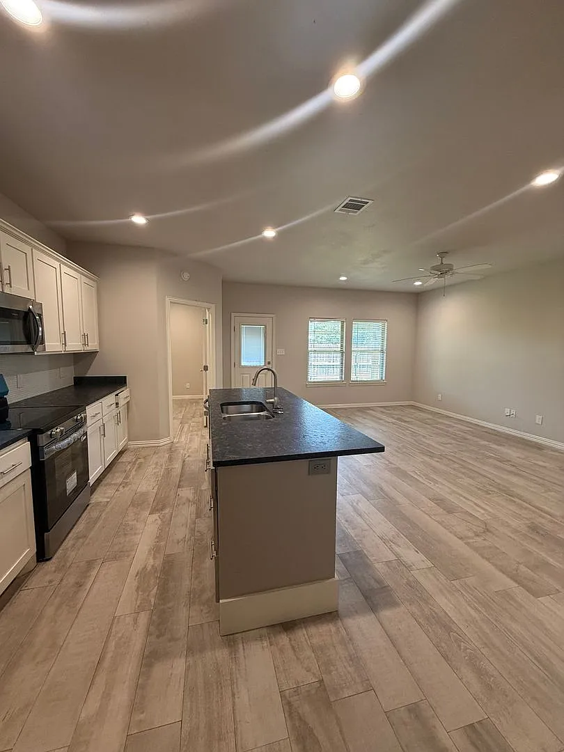 1812 Brookhaven Dr. — Photo 3
