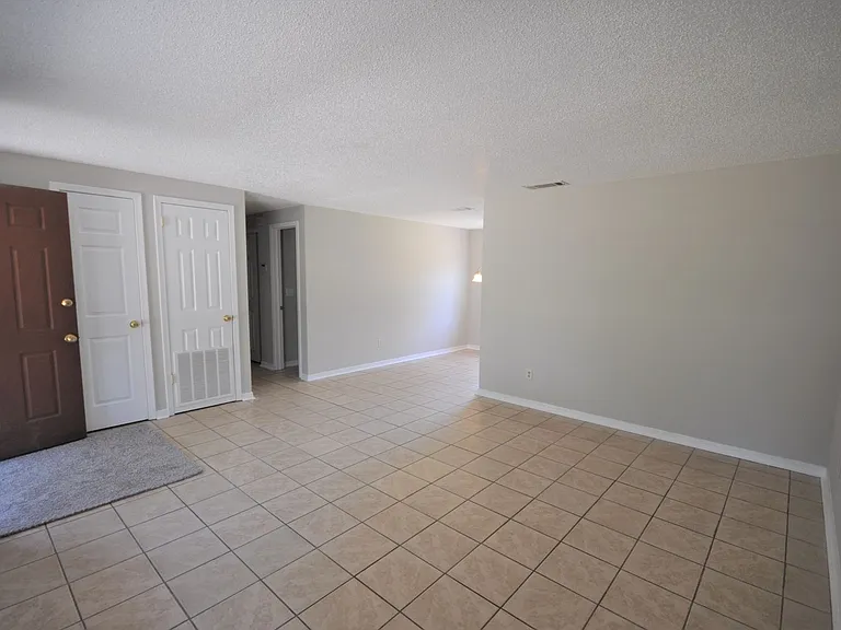 10930 Whitly Ct — Photo 7