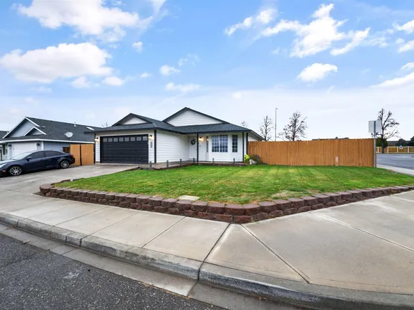 8203 Whidbey Dr, Pasco, WA 99301