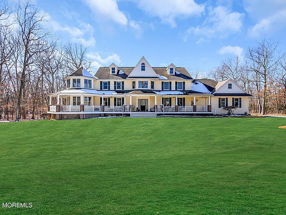 3rd image of 394 Black Oak Road