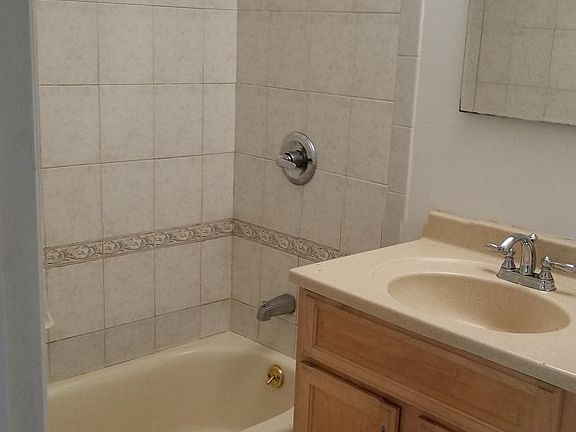4th image of 3200 Spencer Dr #1