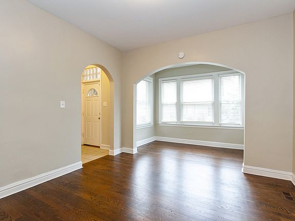 2nd image of 6946 S Woodlawn Ave