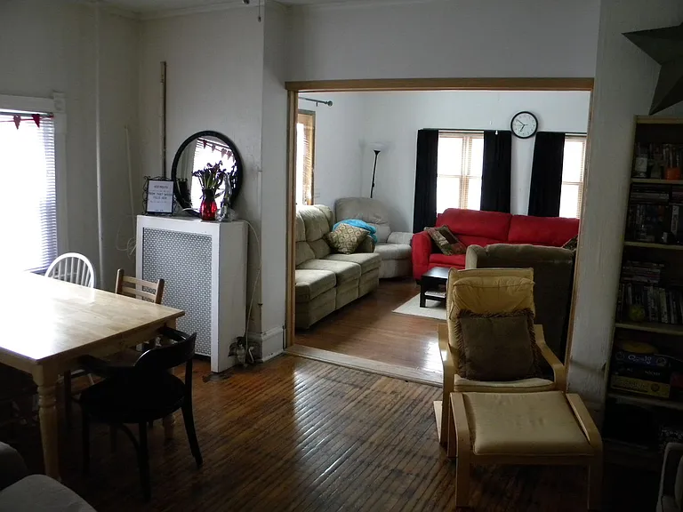 2215 Como Ave — Photo 9