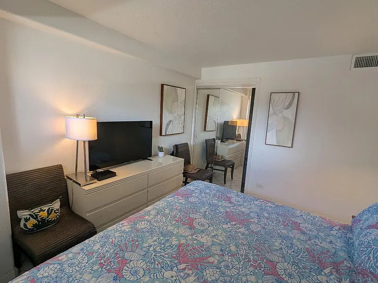 2440 Kuhio Ave #803 — Photo 8