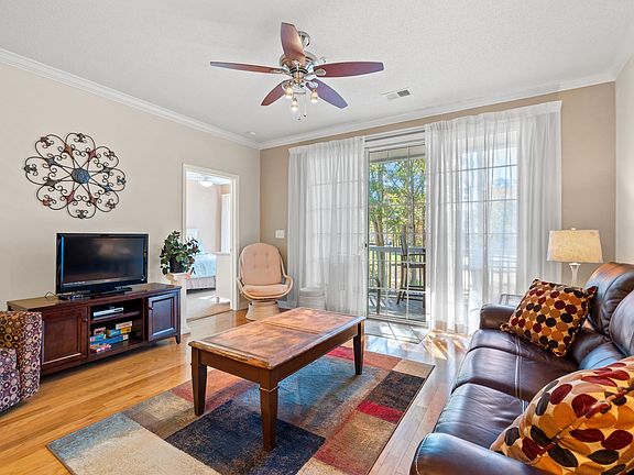 3rd image of 5825 Catalina Dr. #1022