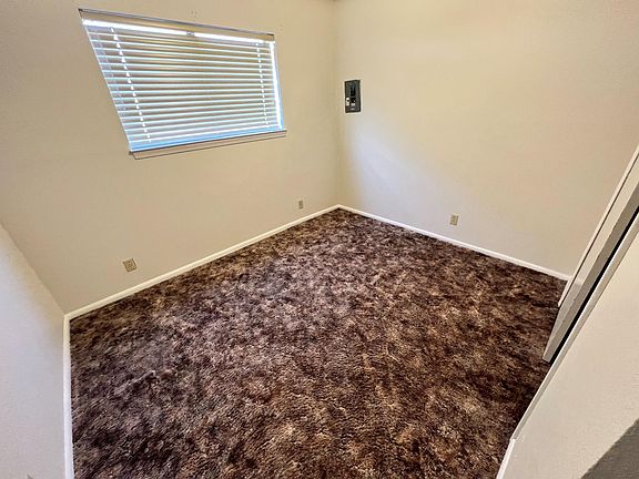 4th image of 1332 Cordova Ct #B