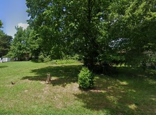 14 E Armstrong Rd, Memphis, TN 38109