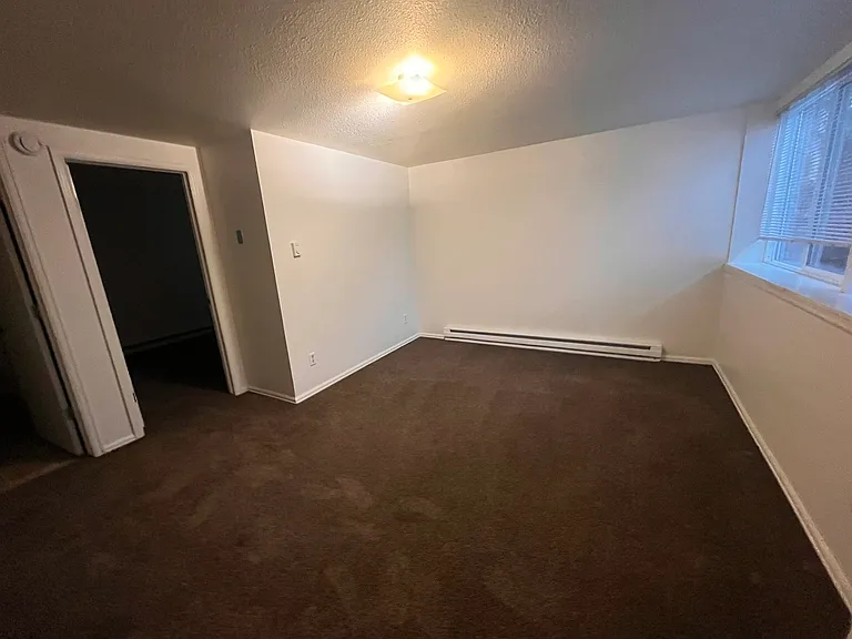 1015 Hover St — Photo 10