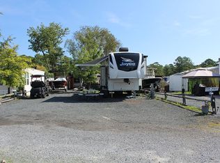 111 Beach Harbor Dr, Grasonville, MD 21638