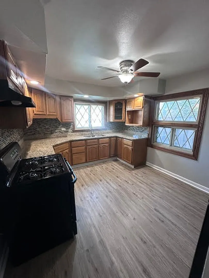 3 bedroom single family near Midway Airport — Photo 3