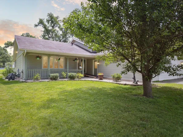 707 N Center St, Rockton, IL 61072