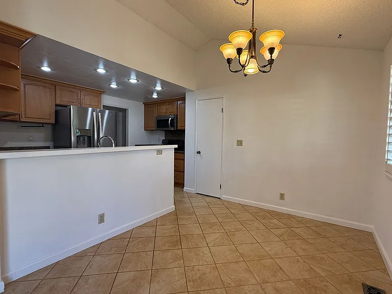 3257 Tenley Dr — Photo 8