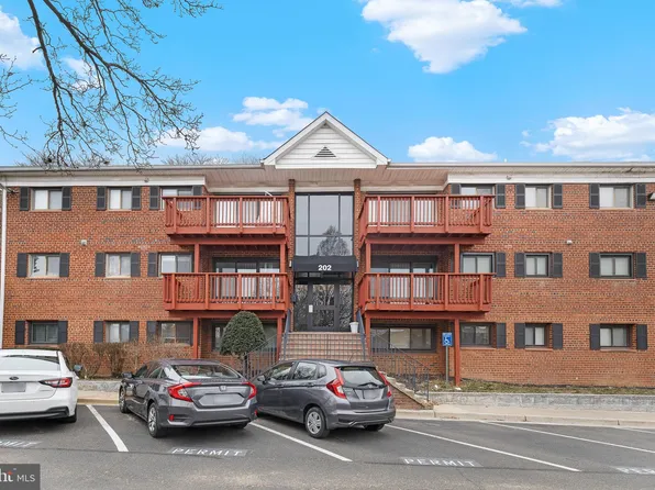 202 Skyhill Rd APT 3, Alexandria, VA 22314