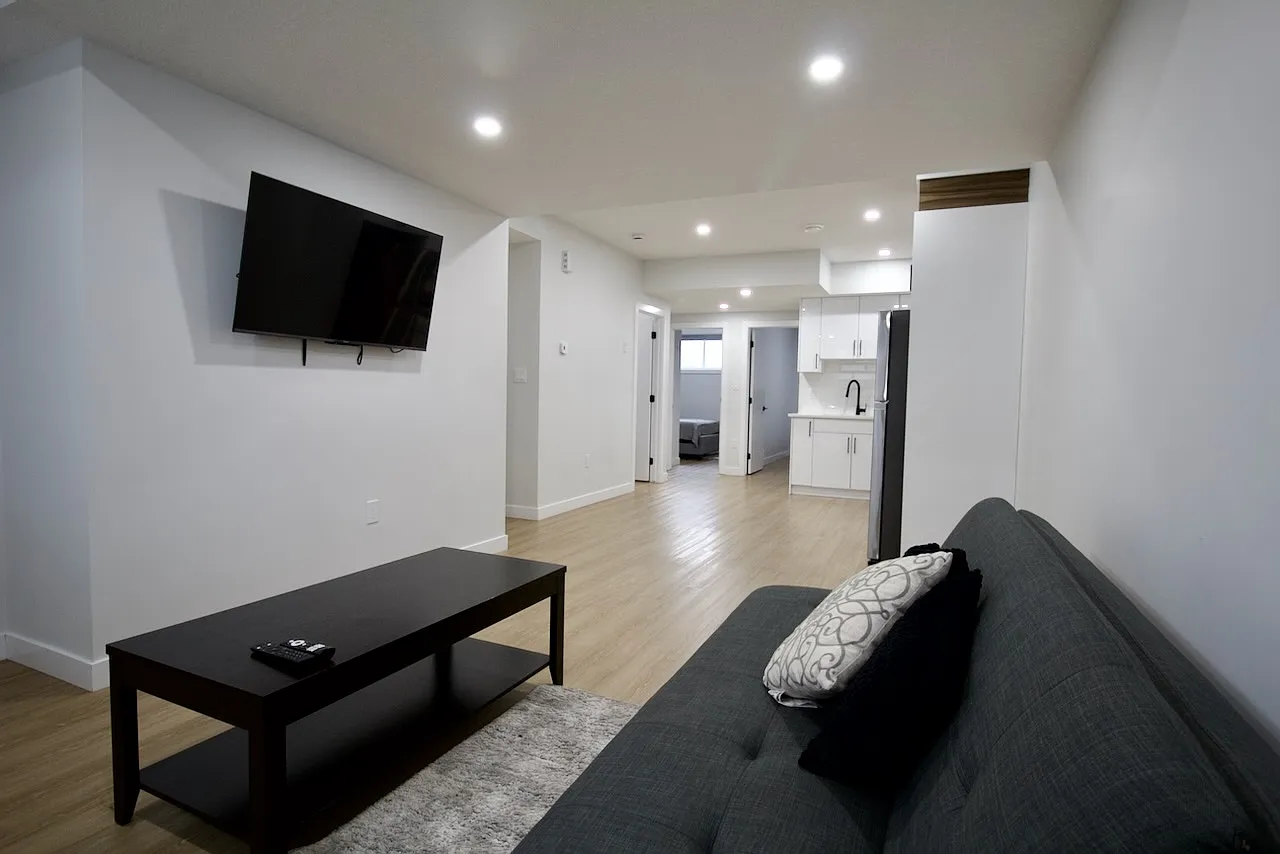 Montrose 2 Bed 1 Bath BSMT Suite For Rent Edmonton — Photo 4