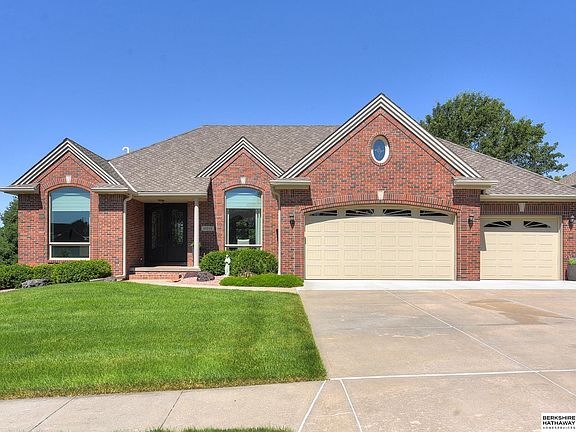2nd image of 10006 S 175th Cir