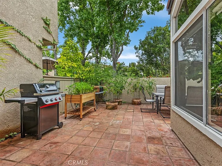 115 Stanford Ct #50 — Photo 16