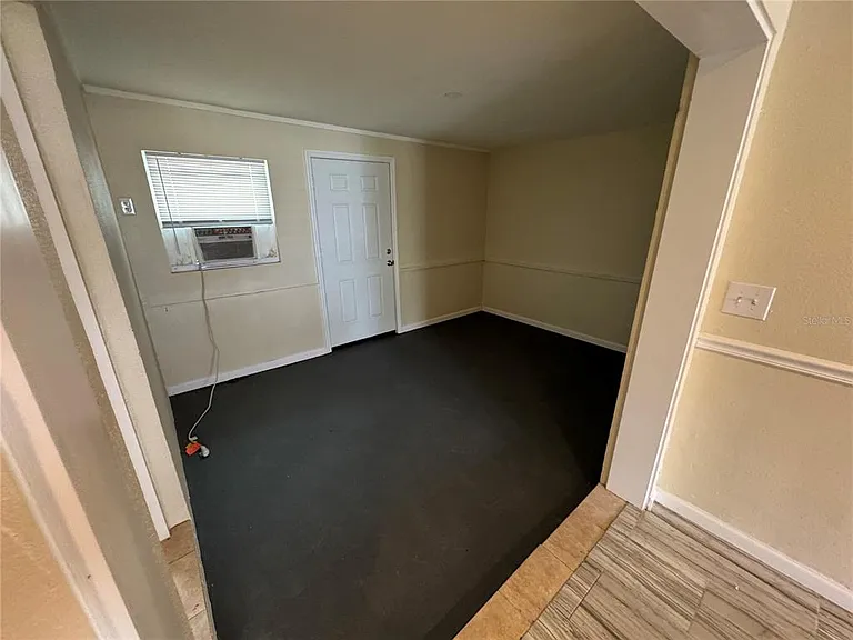 2111 Forked Creek Dr — Photo 6