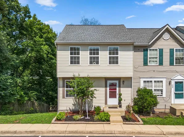 298 Moseby Dr, Manassas Park, VA 20111