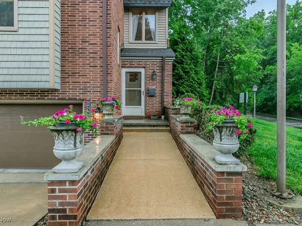 6965 W Fitzwater Rd, Brecksville, OH 44141